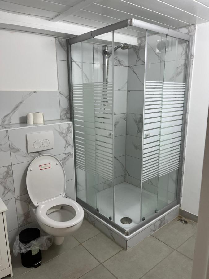 Souterrain Wohnung In Der Naehe Vom Duesseldorfer Flughafen Ratingen Dış mekan fotoğraf