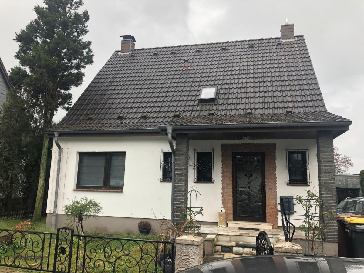 Souterrain Wohnung In Der Naehe Vom Duesseldorfer Flughafen Ratingen Dış mekan fotoğraf